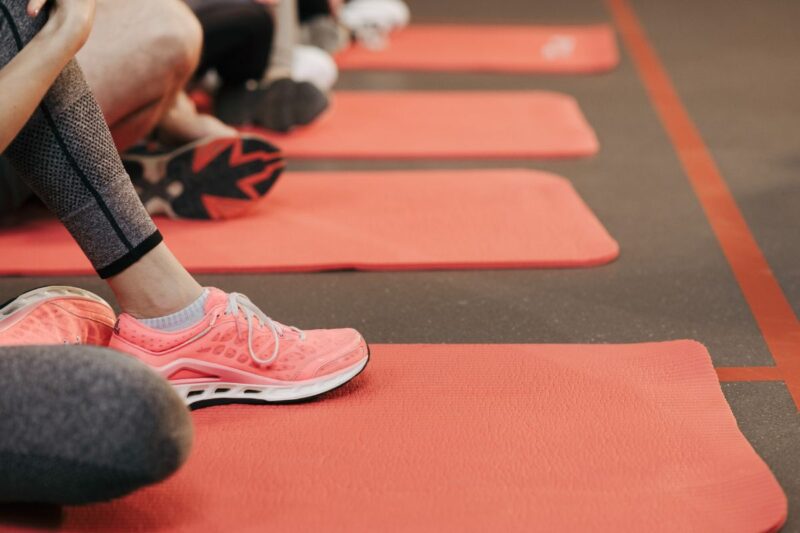 zapatillas para hacer ejercicio en el gimnasio