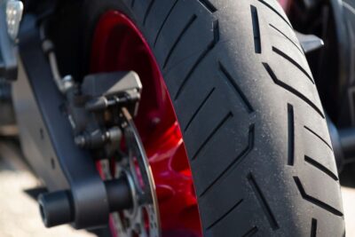 Análisis completo de las llantas Duro para moto
