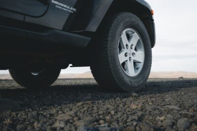 Ciudad, carretera o terracería: qué tipo de llanta conviene según tu uso