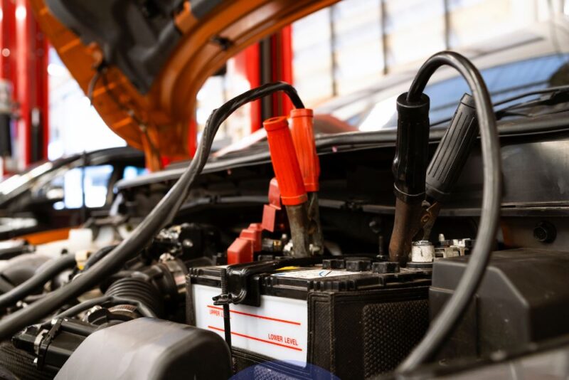 usar cables de arranque